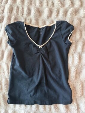 Brandy Melville Black Short Sleeve Tee with Cream Trim